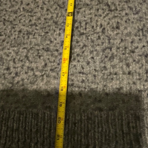 BRAND BY TAMMARA  SWEATER Hand Knitted - Picture 7 of 8